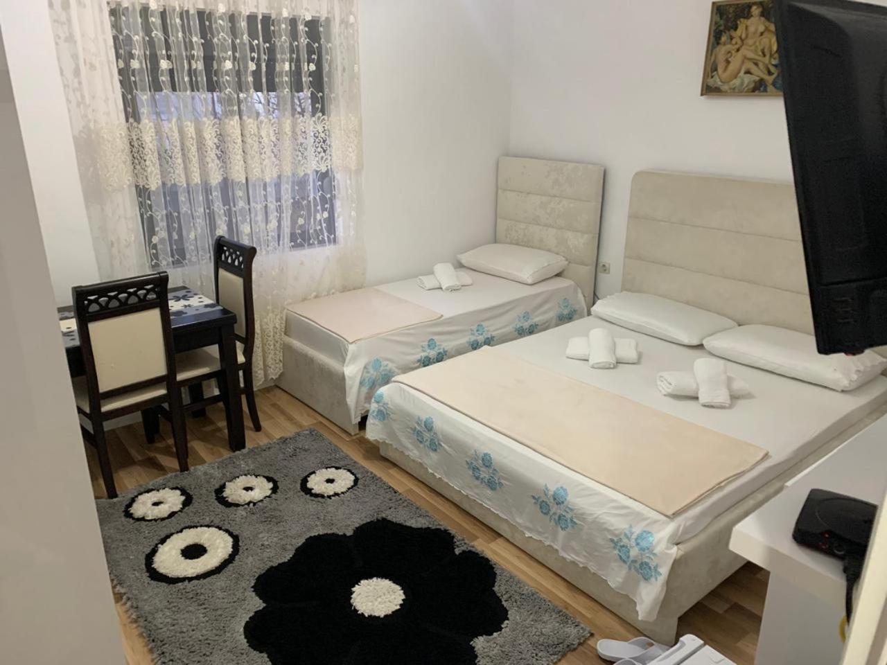 Flat In Berat'S Center Apartamento Exterior foto