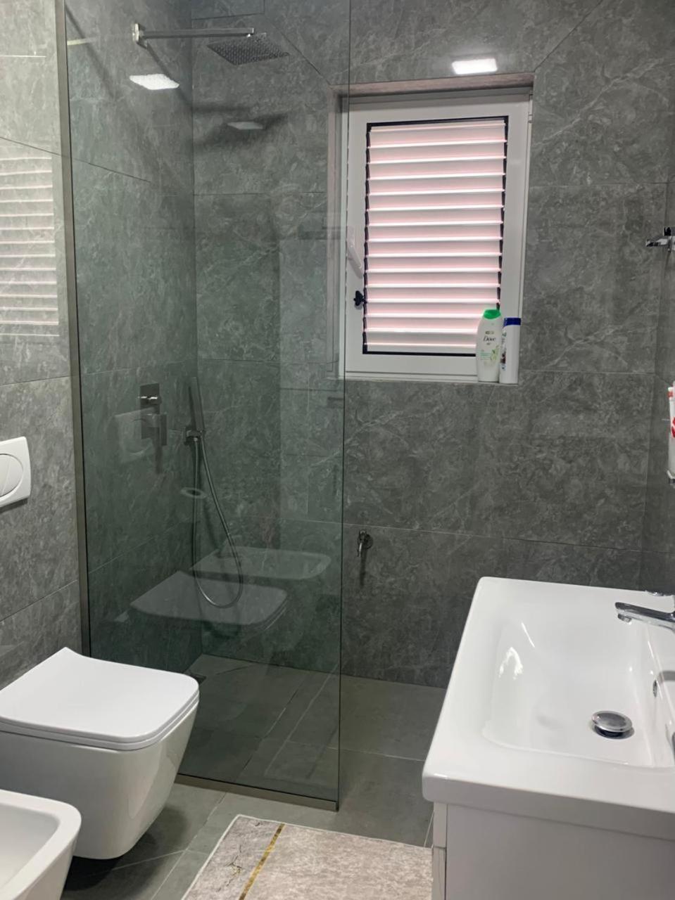 Flat In Berat'S Center Apartamento Exterior foto