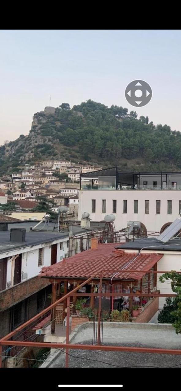Flat In Berat'S Center Apartamento Exterior foto