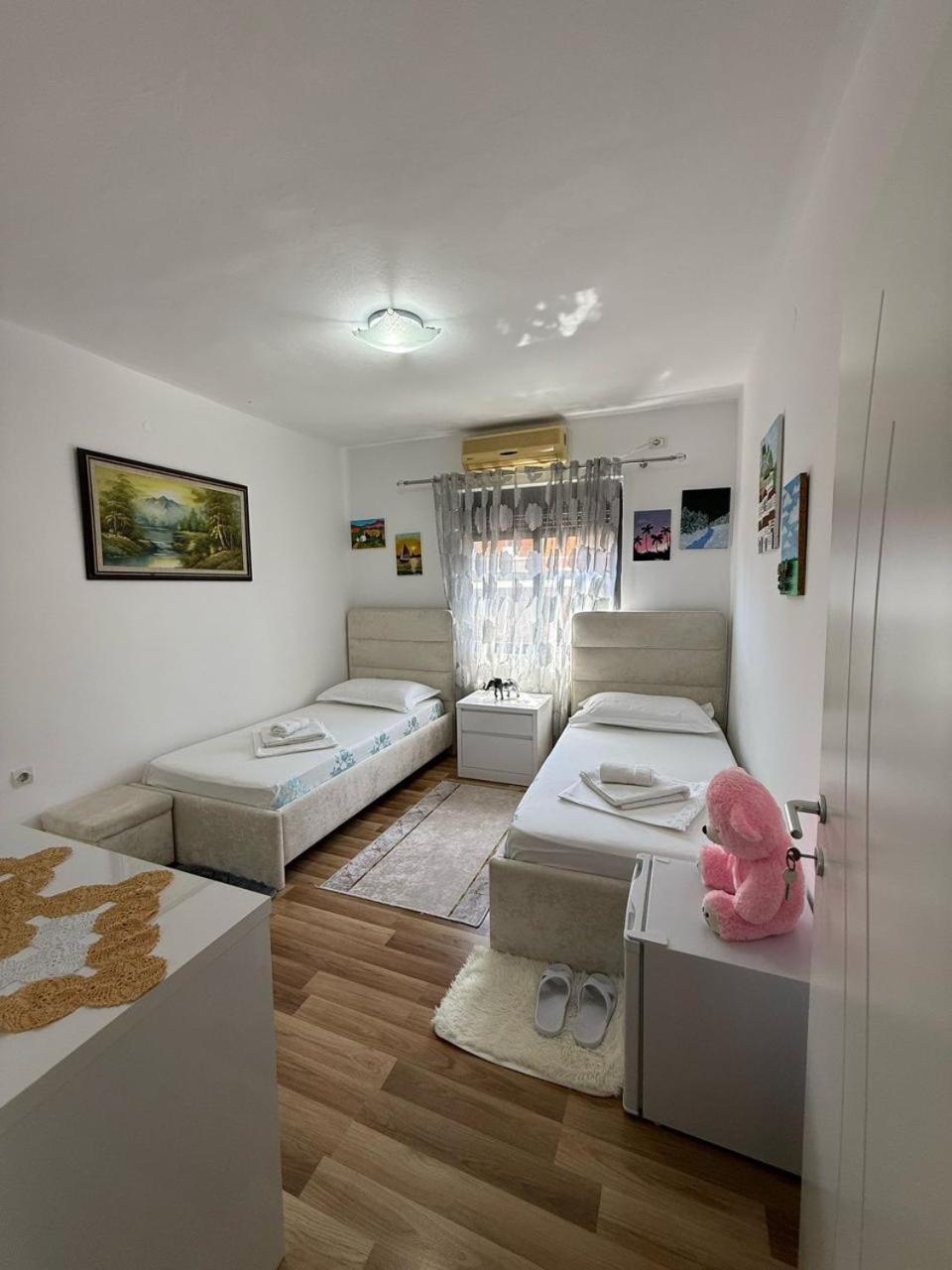 Flat In Berat'S Center Apartamento Exterior foto