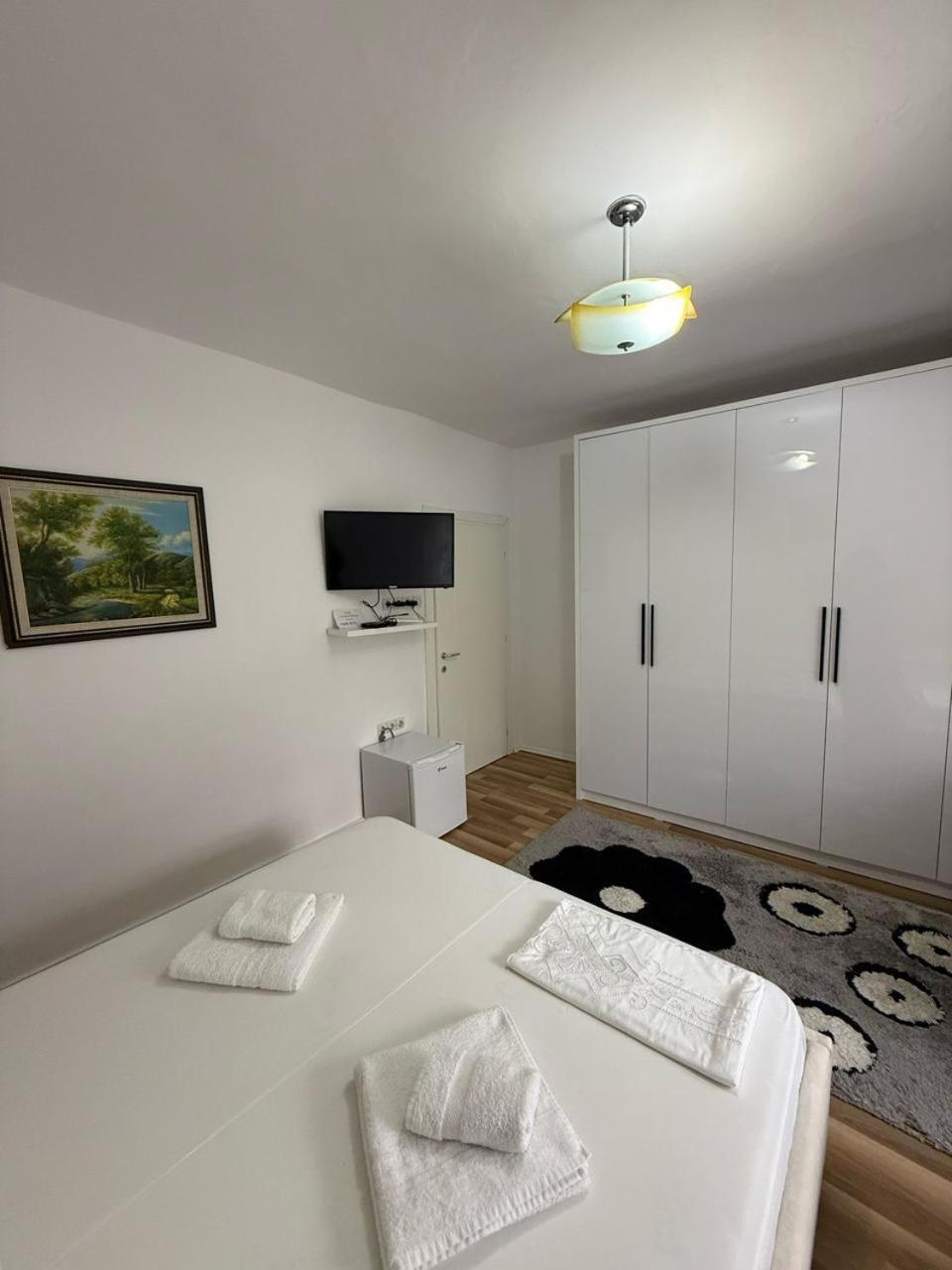Flat In Berat'S Center Apartamento Exterior foto