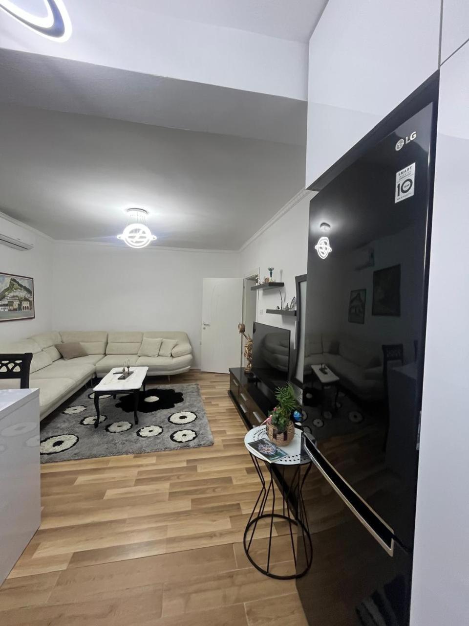 Flat In Berat'S Center Apartamento Exterior foto
